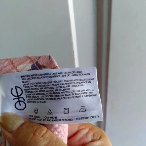 Jessica Simpson Cadie floral print pull-on cropped pants, size Medium - Picture 6 of 7